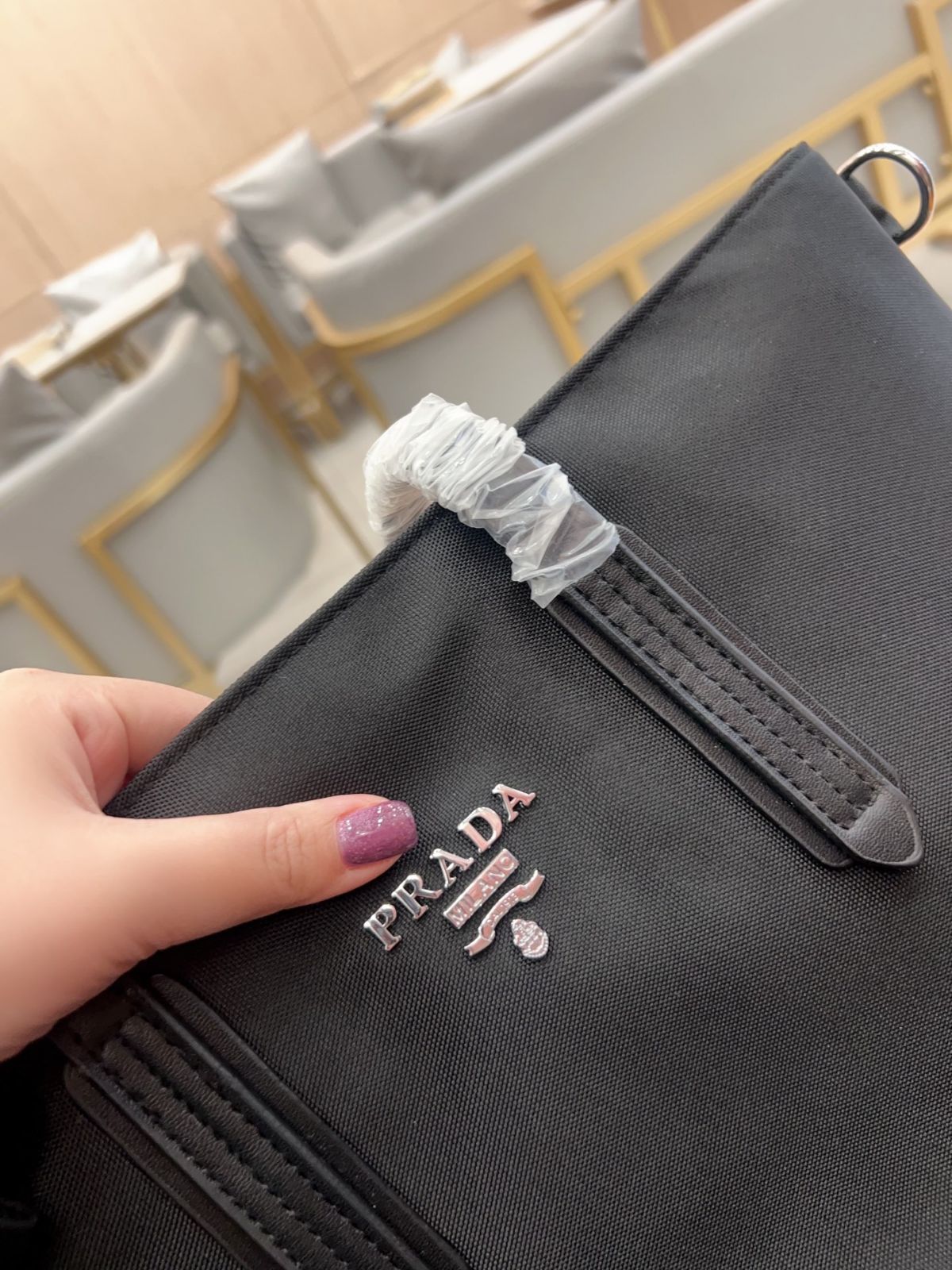 実物の画像 PRADA