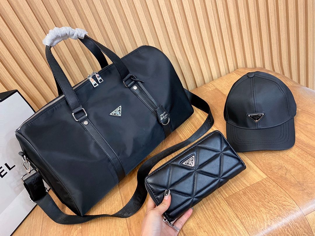 PRADA プラダ 旅行用バッグ 帽子 財布 3点セット