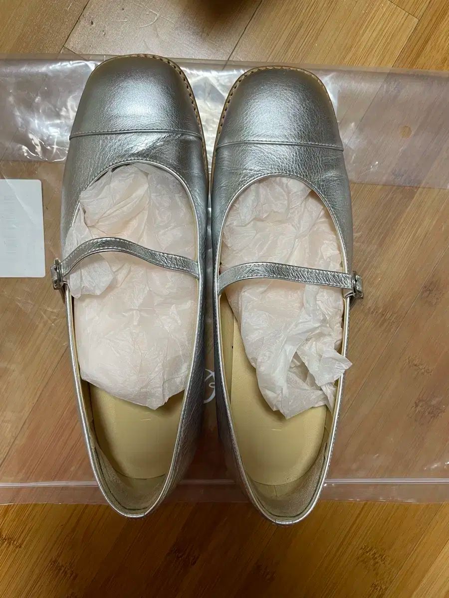 MINITMUTE BOW SHOES SILVER