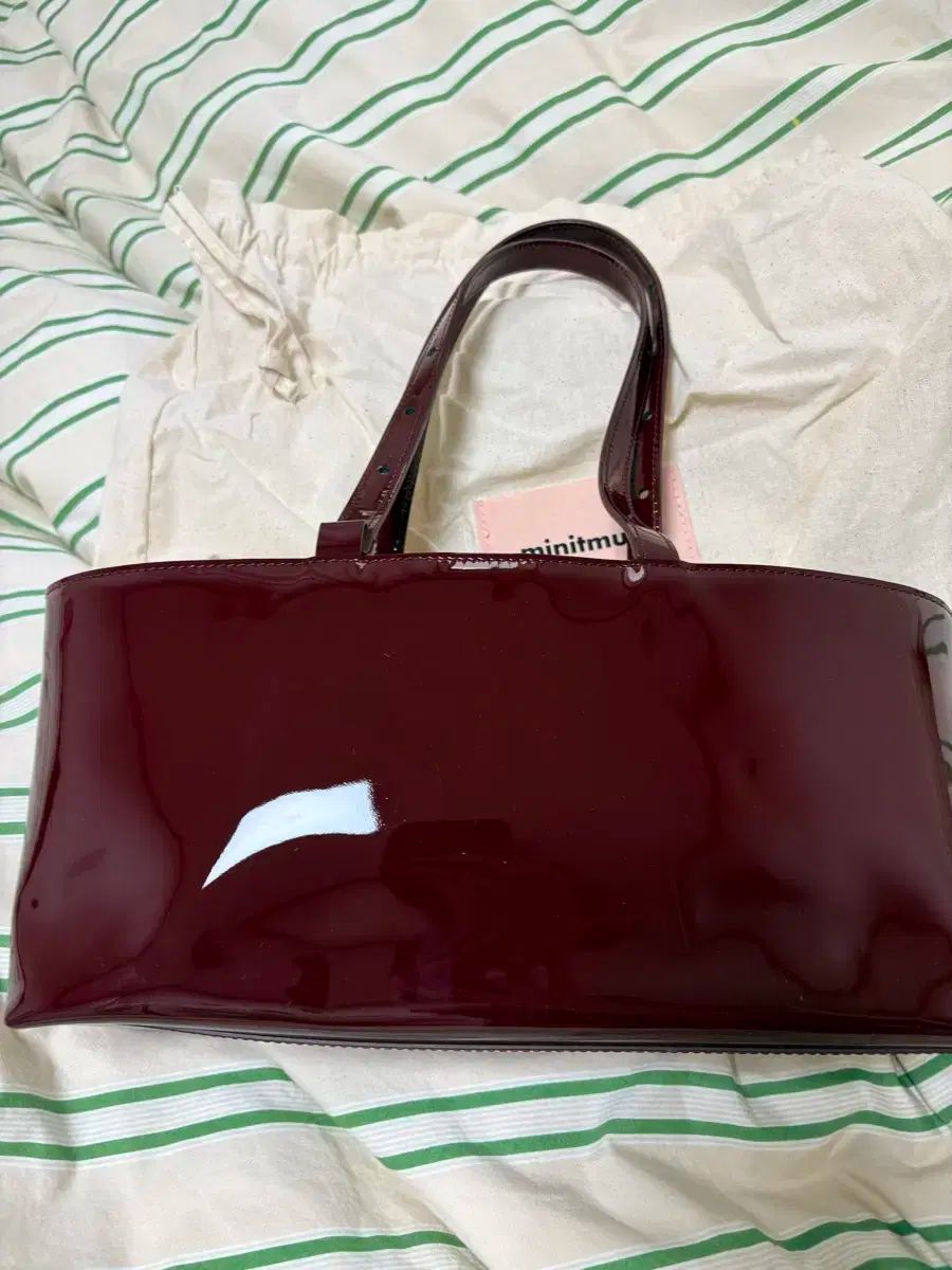 MINITMUTE ミニミュート ミニミュート バッグ パテント ワイン DECORATOM_COM_BR