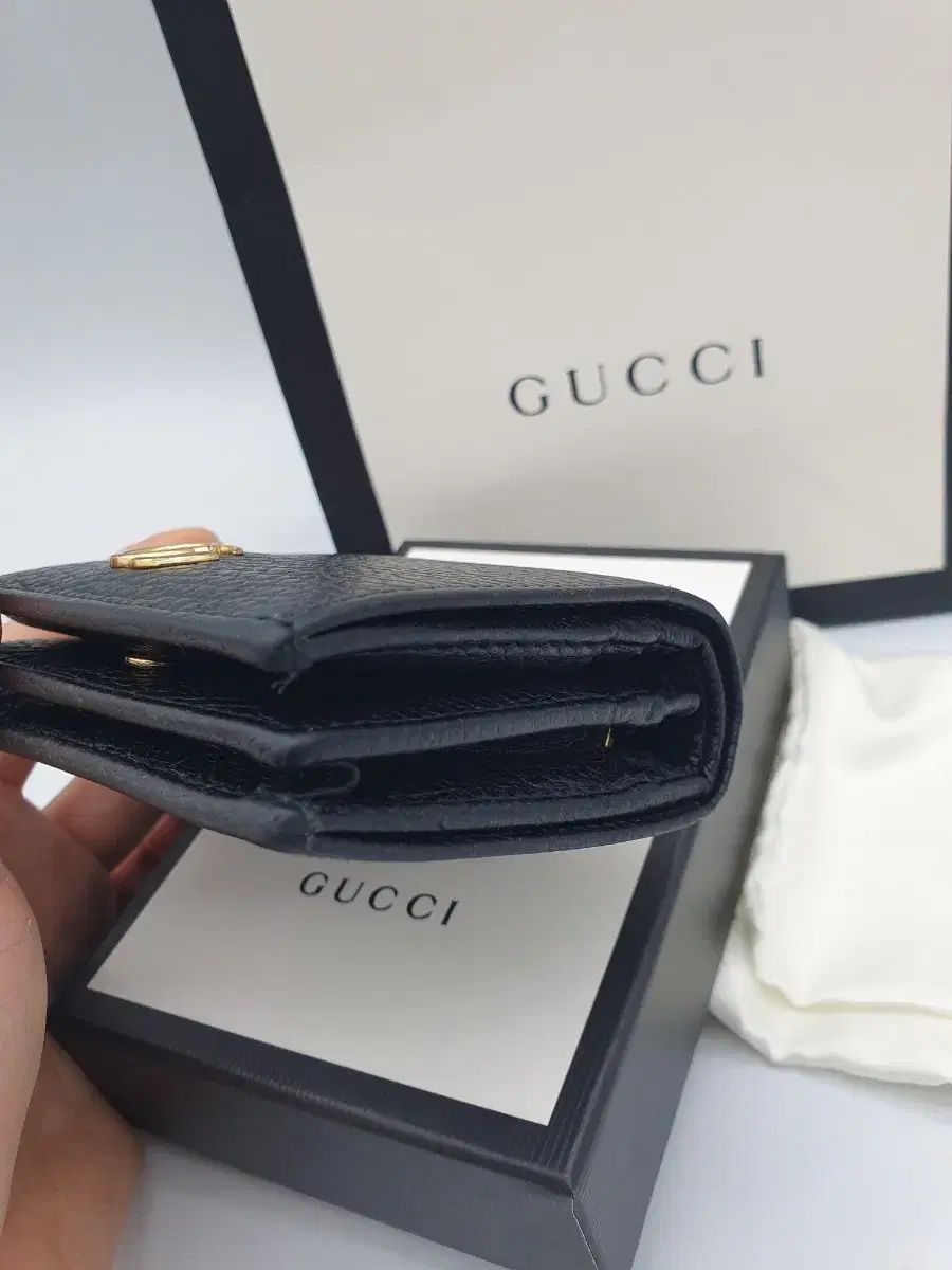 カードウォレット ブラック