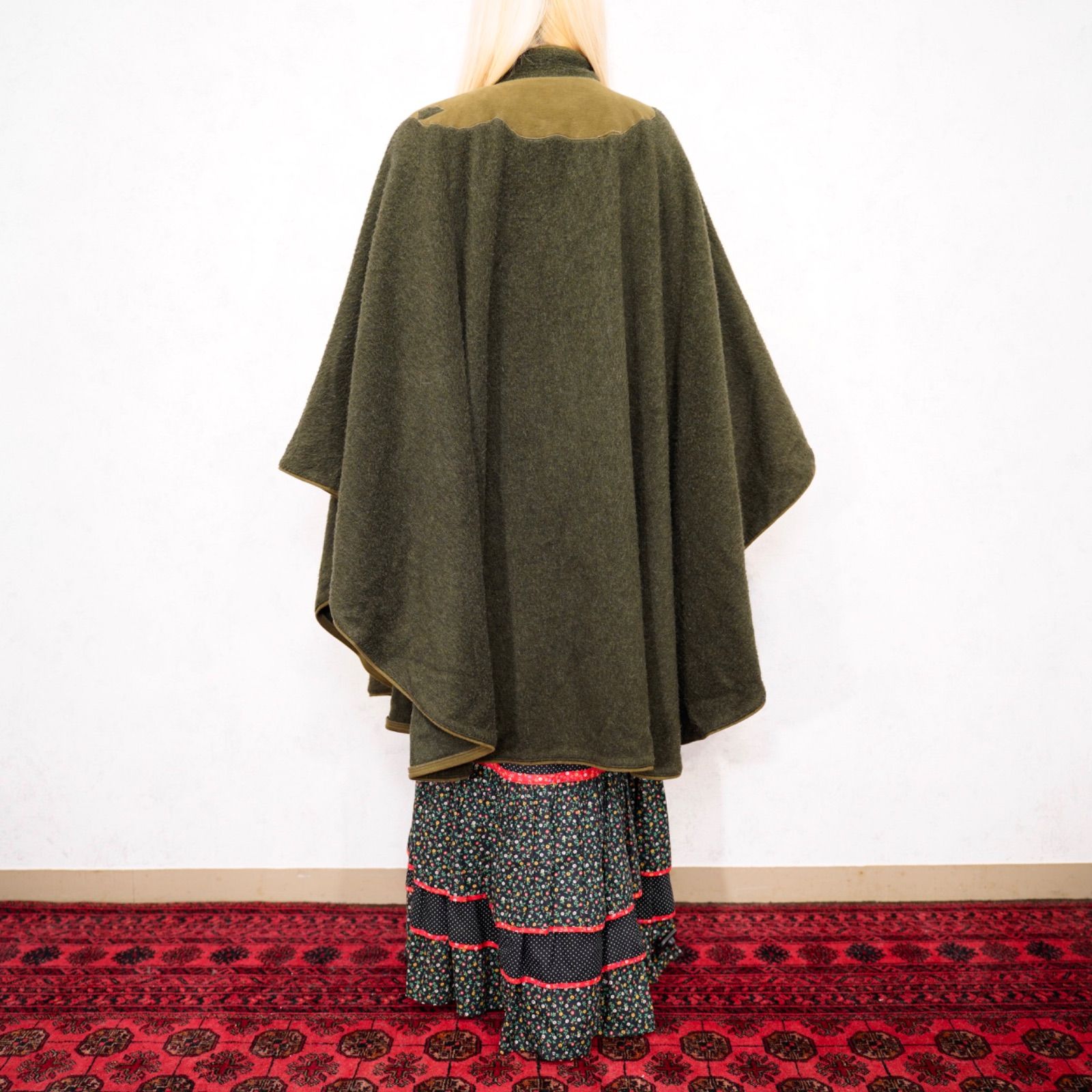 COAT PONCHO|ヨーロッパ古着アニマルデザインウールケープコート