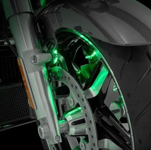 SHOCK＆AWE 3.0 フォークマウント イルミネーション 2000年以降ツーリング トライクモデル 但し2025年以降FLKXSE FLTRXSE FLTRXSTSEは除く