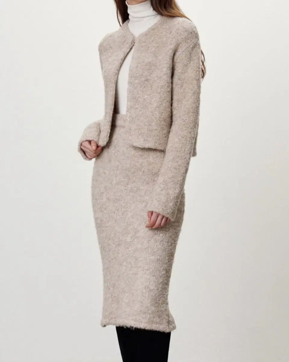 |タグ付き シエ ベハ ブークレ セットアップ シェルクリーム スタンダード丈