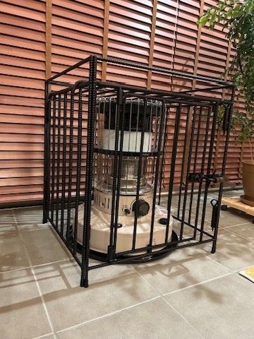 トヨトミ KR-47A対応 ストーブガード アイアン製 ハンドメイド 無骨デザイン 子供にも安心 保護キャップ付き MARWIL-DEMENAGEMENTS_CH