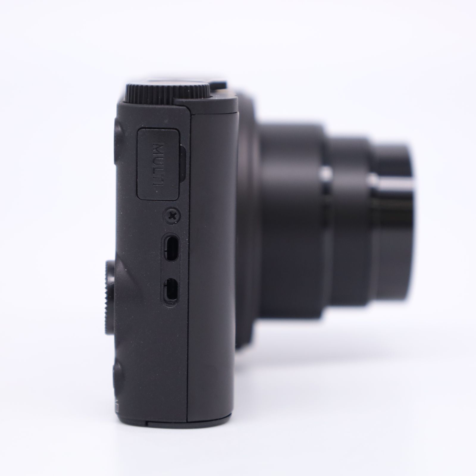 光学20倍ズーム搭載 コンパクトデジカメ