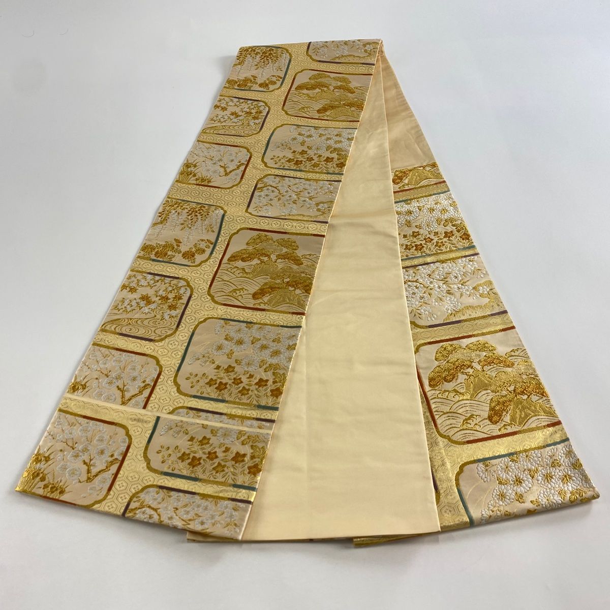 美品】 袋帯 秀品 古綾錦 草花 波 金糸 箔 金色 六通 正絹 【中古