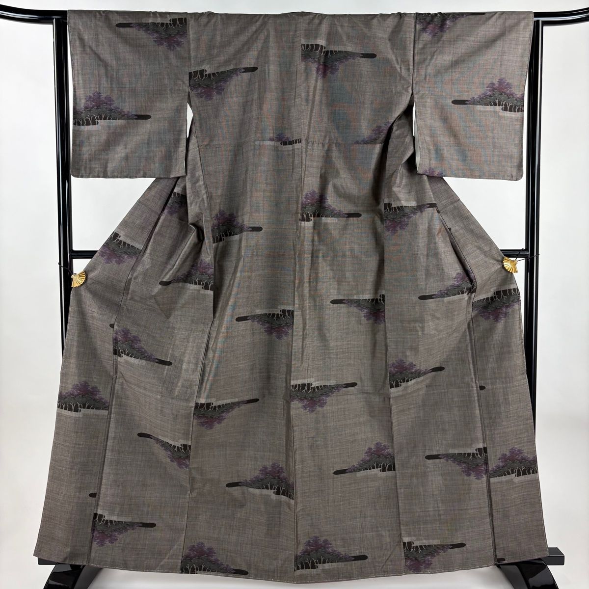 紬 身丈163.5cm 裄丈64cm M 袷 樹木 霞 焦茶色 正絹 秀品