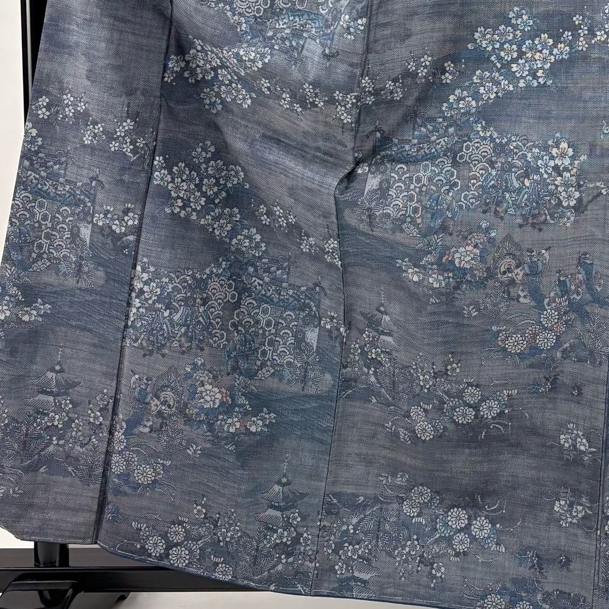 紬 身丈162.5cm 裄丈64.5cm M 袷 人物 桜 青灰色 正絹 秀品