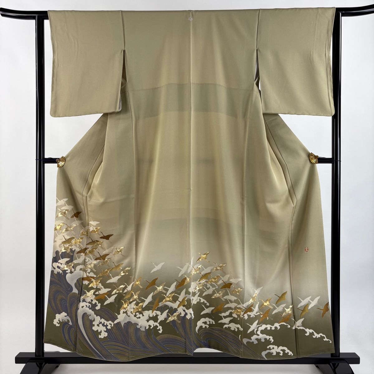 色留袖 身丈155cm 裄丈62cm S 袷 落款 鶴 波頭 金糸 金彩 薄黄土色 正絹 秀品 一つ紋