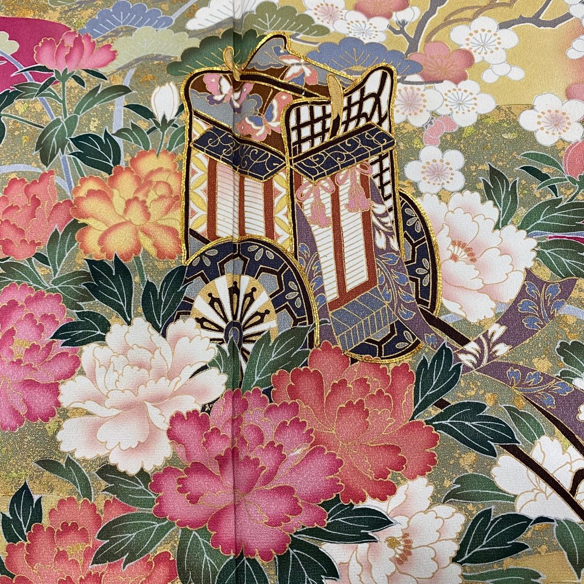 振袖 総絞り 波模様に蝶々 花模様 菊 黒色 金彩 トールサイズ K-5454