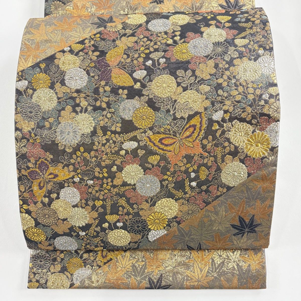 袋帯 秀品 蝶 菊 金銀糸 箔 灰茶 六通 正絹