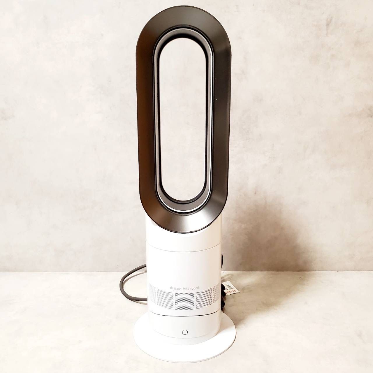 Dyson ダイソン Hot Cool AM09 ファンヒーター 製 温風 涼風 首振り機能付き リモコン付属 ホワイト系