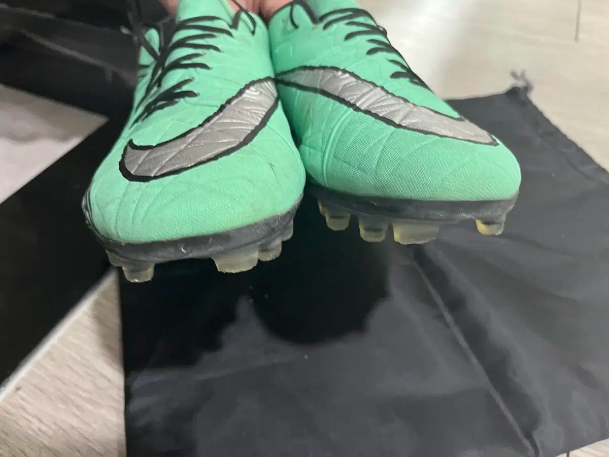 275 サッカーシューズ