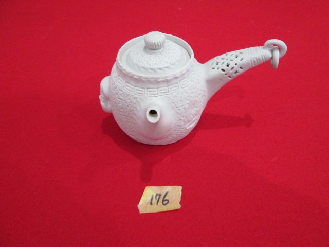 176 立花造 白磁細工急須 透かし細工持ち手 日本陶磁器 茶器 アンティーク