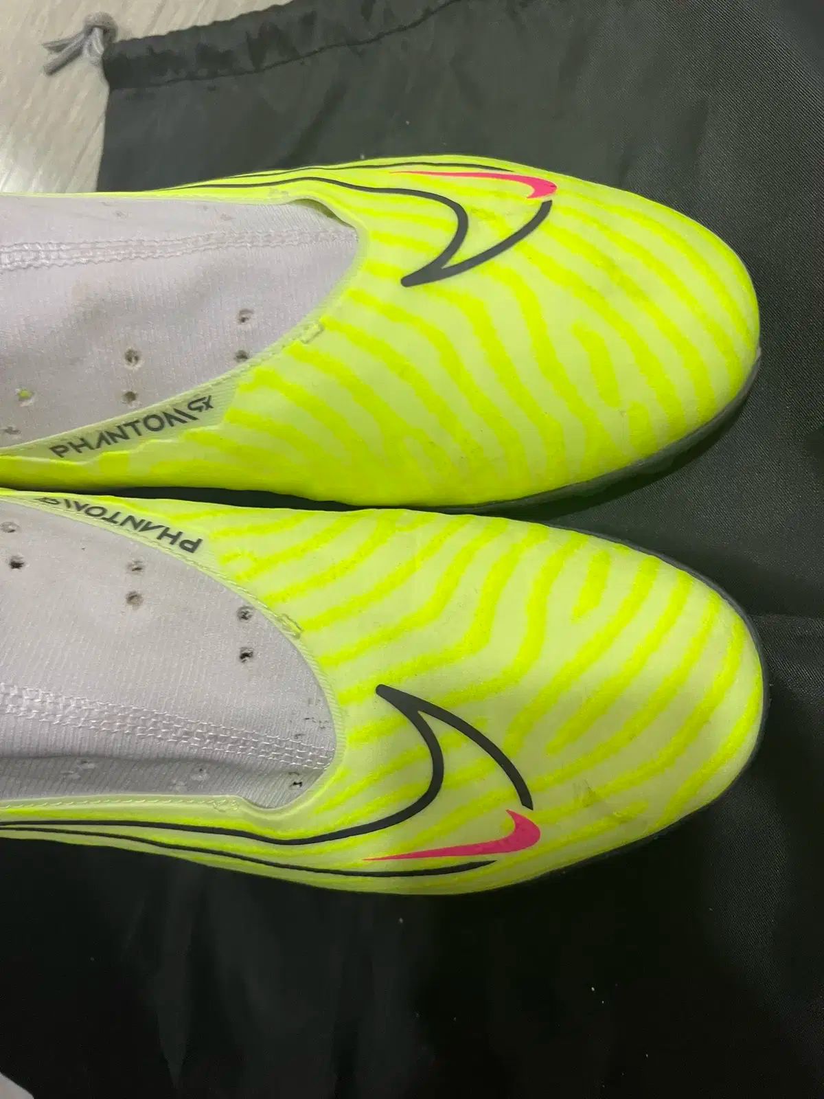 275 サッカーシューズ