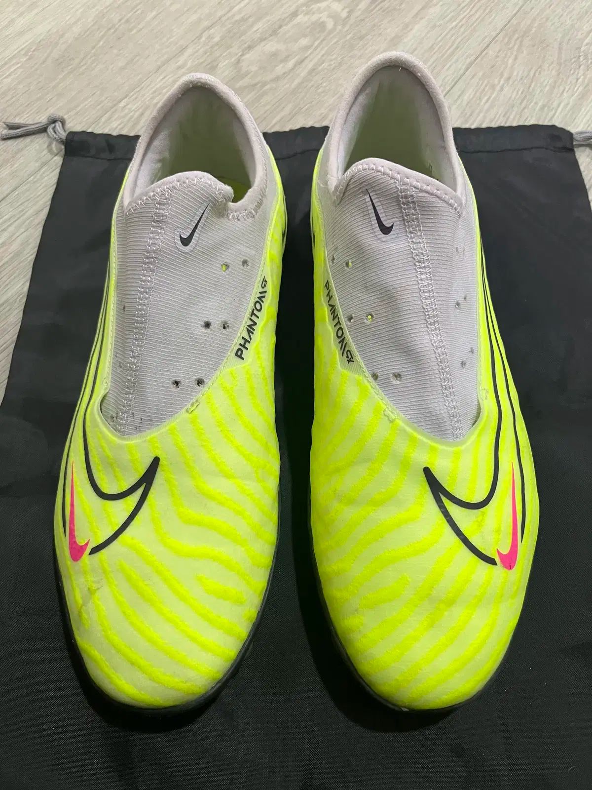 ナイキ リアクト FANTOM GX プロ TF 275 サッカーシューズ