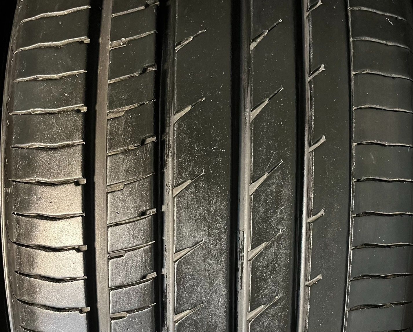 【即日発送】 2025年製 約7.7～8.5分山 ヨコハマ YOKOHAMA アドバン ADVAN dB V553 E 235|45R18 4本 送料無料 h_604 【最短翌日配送】