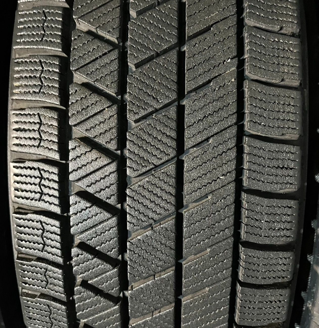 2025年製 約8～8.5分山 ブリヂストン BRIDGESTONE ブリザック BLIZZAK VRX3 185|65R15 スタッドレス 4本 送料無料 h_610 FFCRYSTALESIA_COM