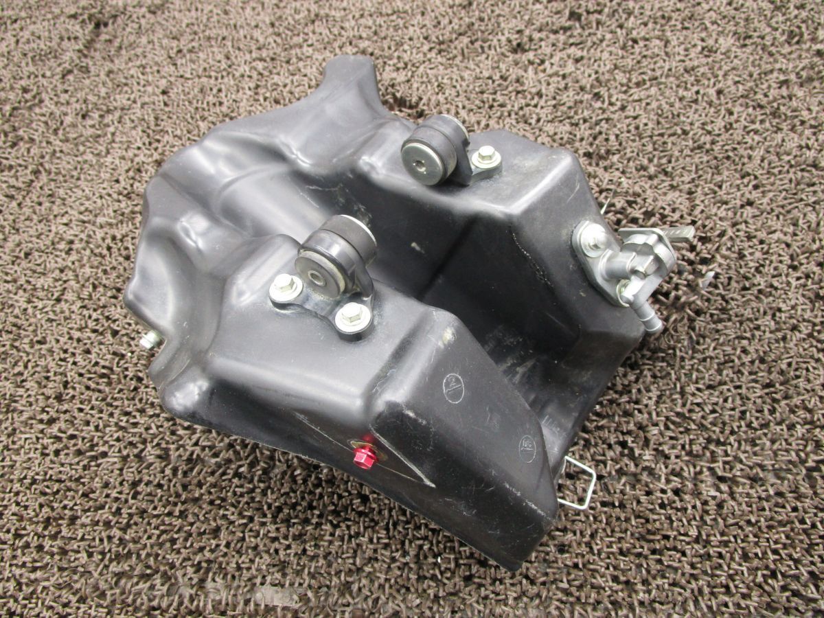 CRF150R2 ガソリンタンク