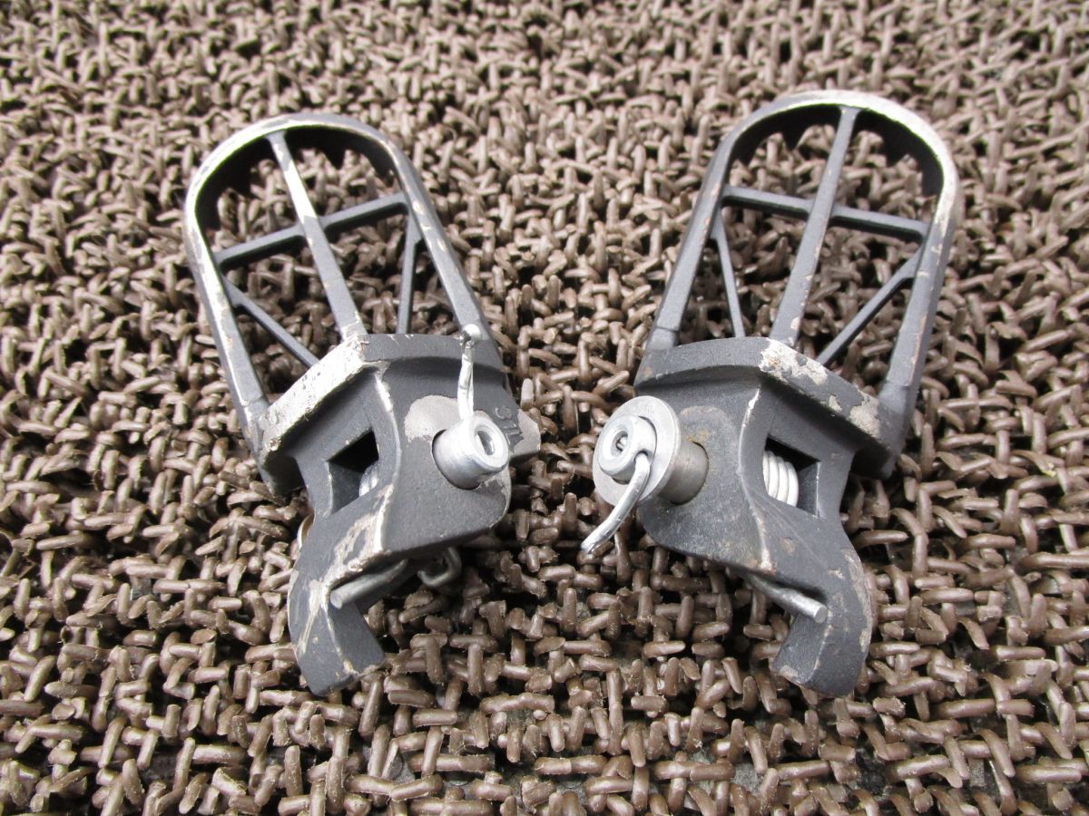 CRF150R2 ワイド メインステップ 左右 A7336 KE03 ホンダ KE03E キャブ車 動画有