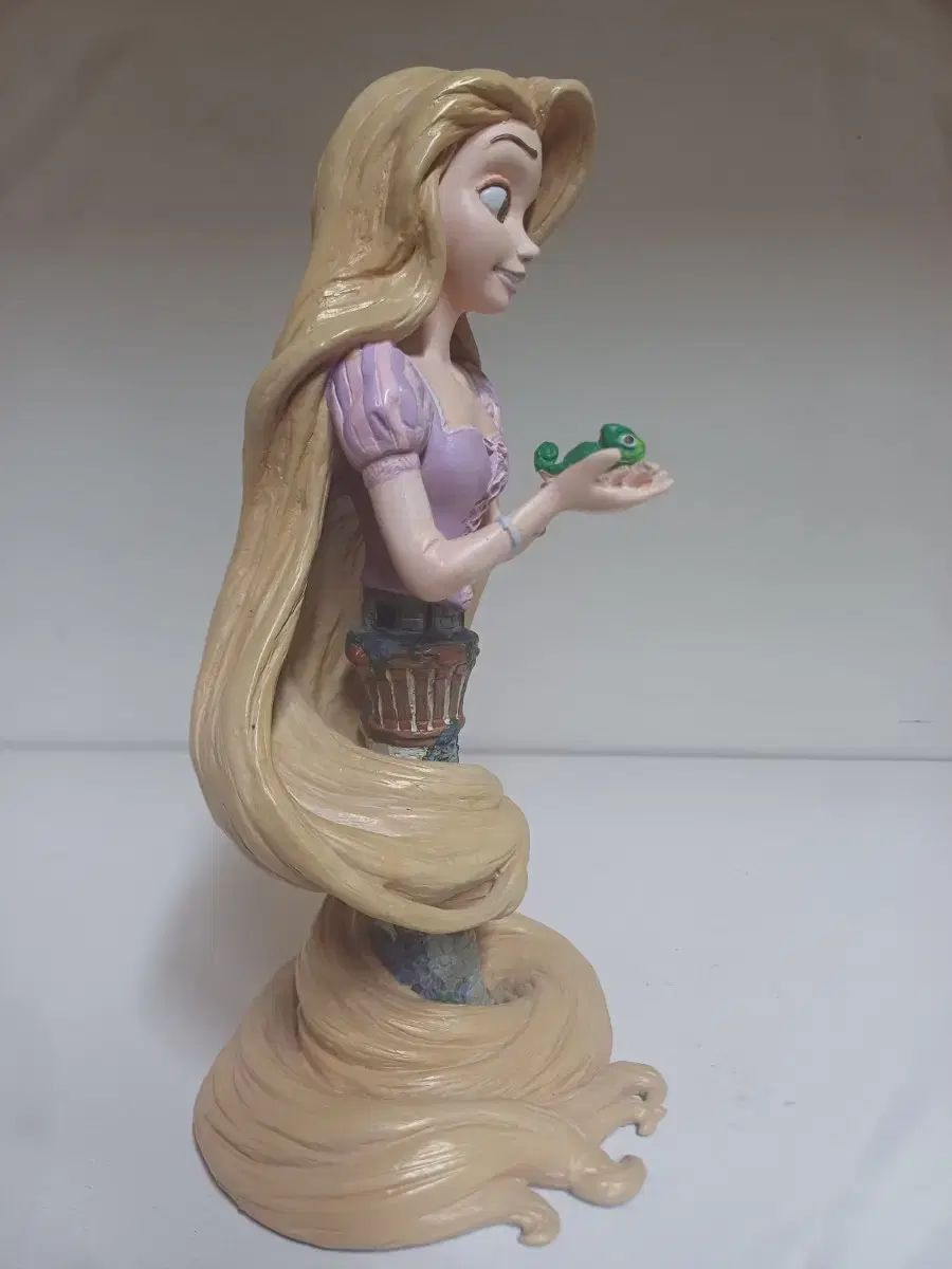 ディズニー ラプンツェル 3000個 モデル フィギュア