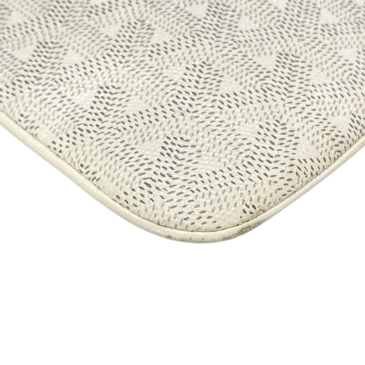 クラッチバッグ