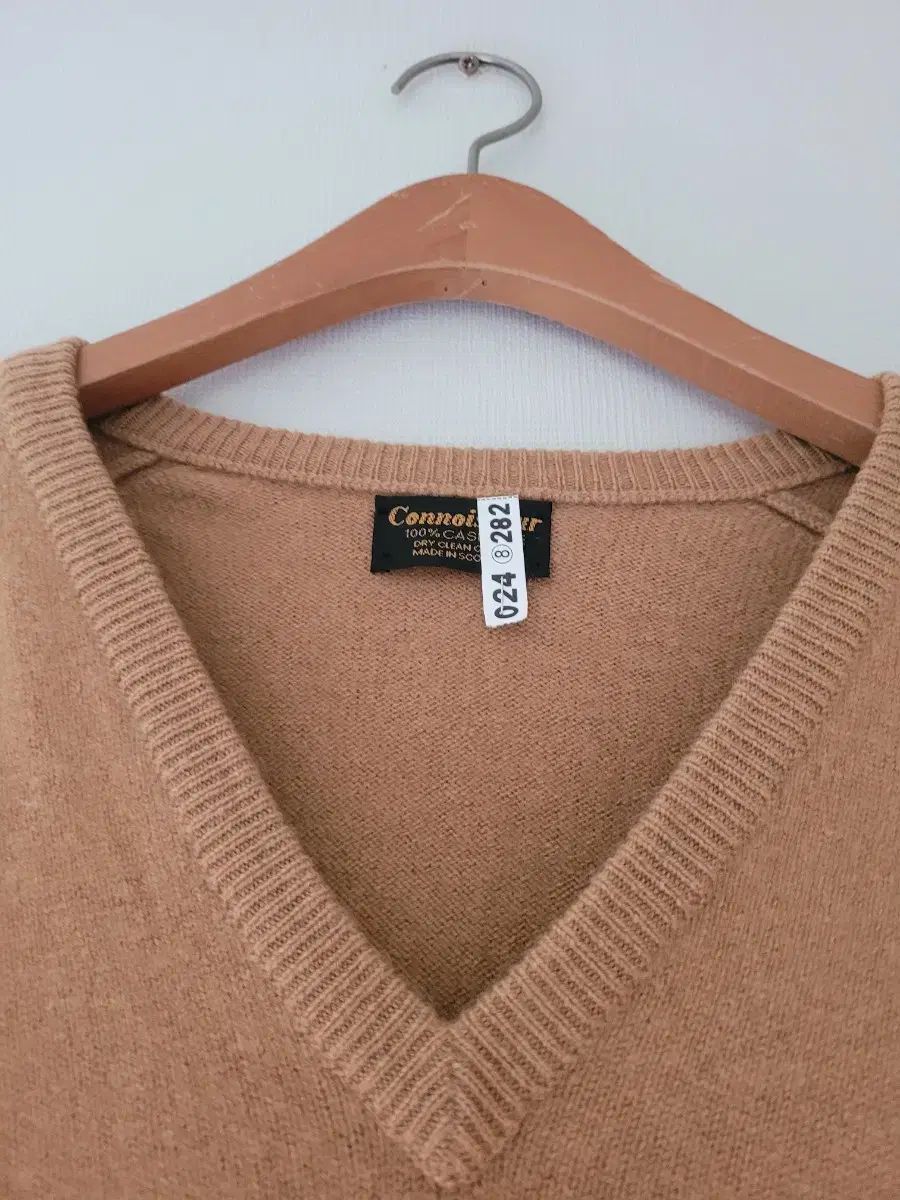 スコットランドカシミアVネックセーター