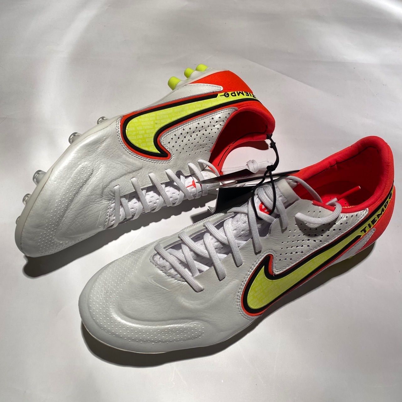 ティエンポ レジェンド 9 エリート AG ホワイト×ボルト 27cm 【公式通販】