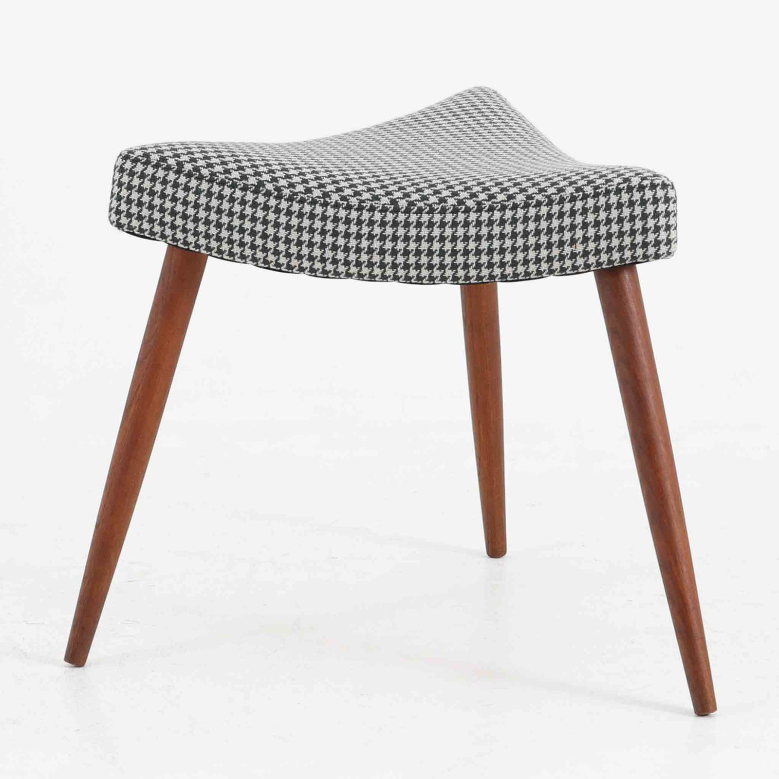スツール 3本脚 チーク デンマーク製 北欧ビンテージ家具 北欧家具 木製スツール 補助椅子 千鳥格子 オットマン 椅子 張替済み|DK15015