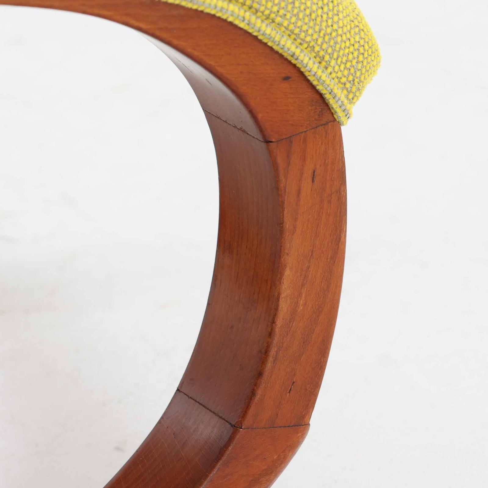 フットスツール 曲線デザイン