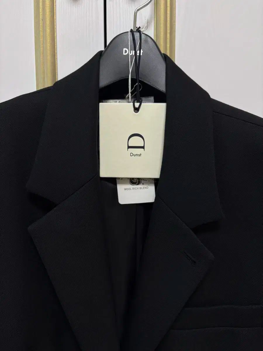 ダンスト ESSENTIALS 2ボタン ブラック ジャケット GULLKHAN_COM