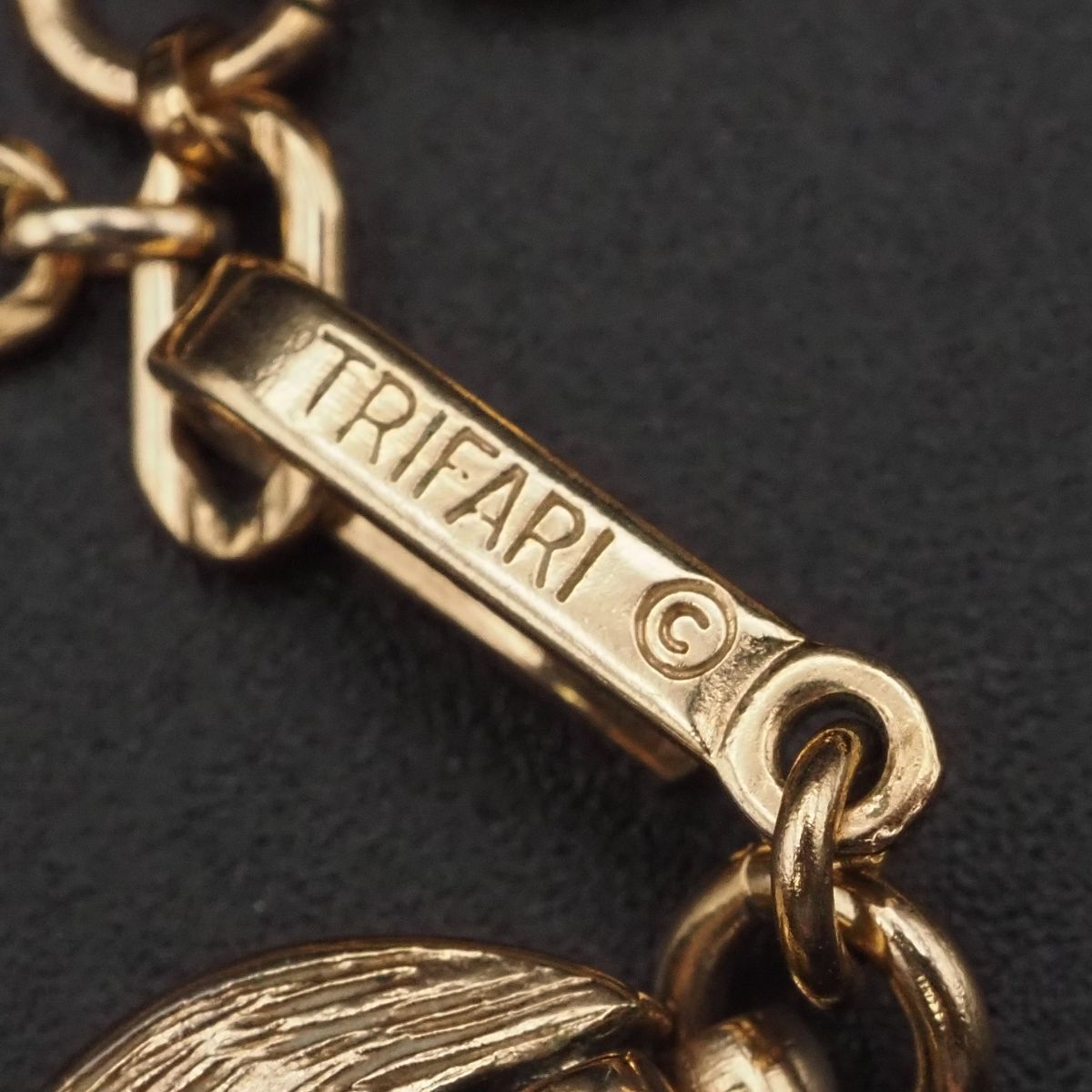 H133 TRIFARI トリファリ ネックレス ゴールド デザイン コスチュームジュエリー FORTGASGNV_COM_BR