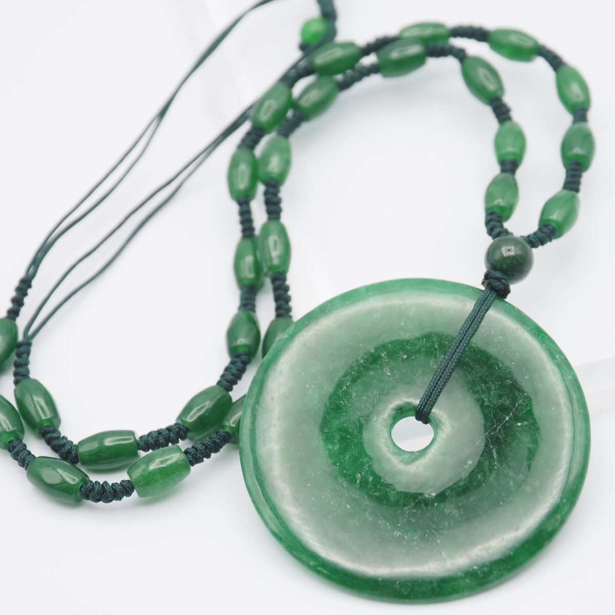 H247 翡翠 ヒスイ ネックレス 大ぶり 彫刻 紐 デザイン アンティーク