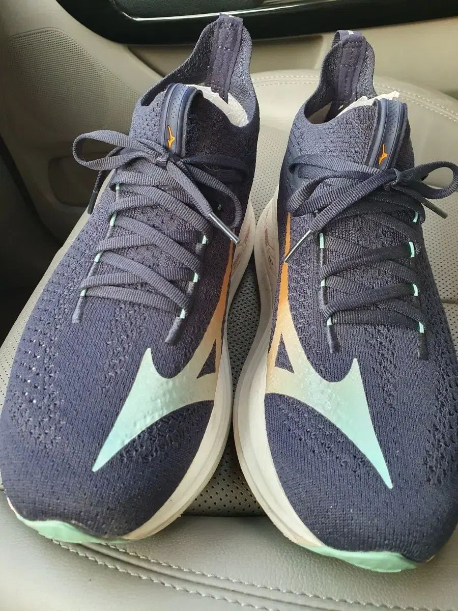 ミズノ NEO VISTA2 ランニングシューズ 270mm