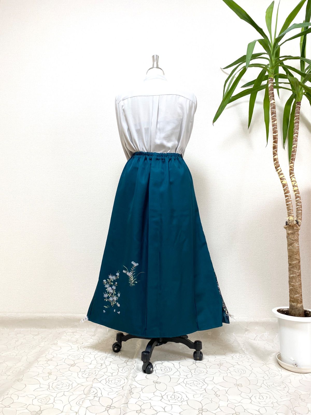 着物スカートフリーサイズ着物リメイクウエストゴムロングスカートフリーサイズ みハンドメイドNO.5806