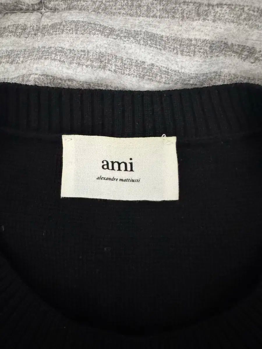 アミ スモール ハート ブラック ニット