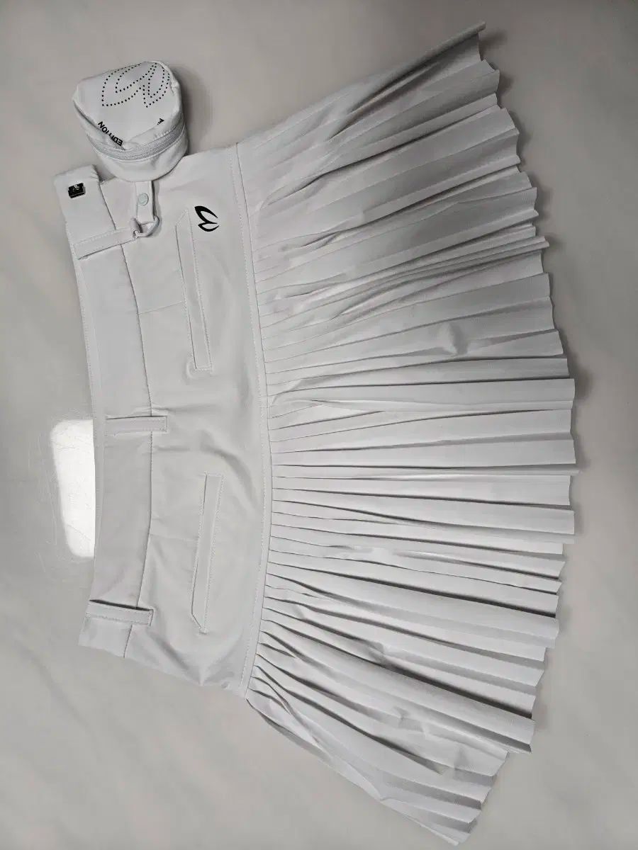 マスターバニーエディション プリーツ