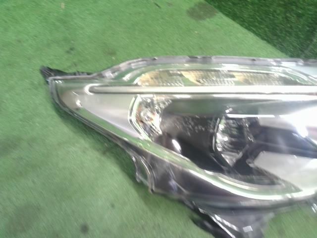 右ヘッドランプ 運転席側