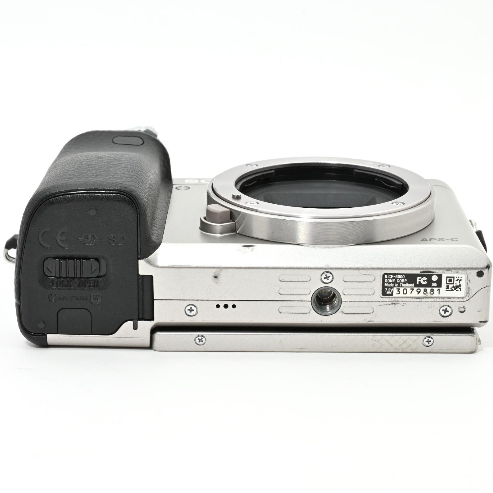 ミラーレス一眼 シルバー