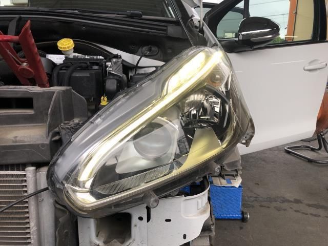 左ヘッドランプ