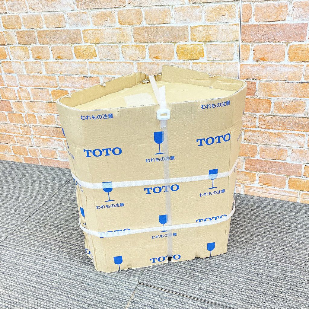 ☆SALE☆【新品・未使用】【内部パーツ無】 TOTO 洋式トイレ 隅付き