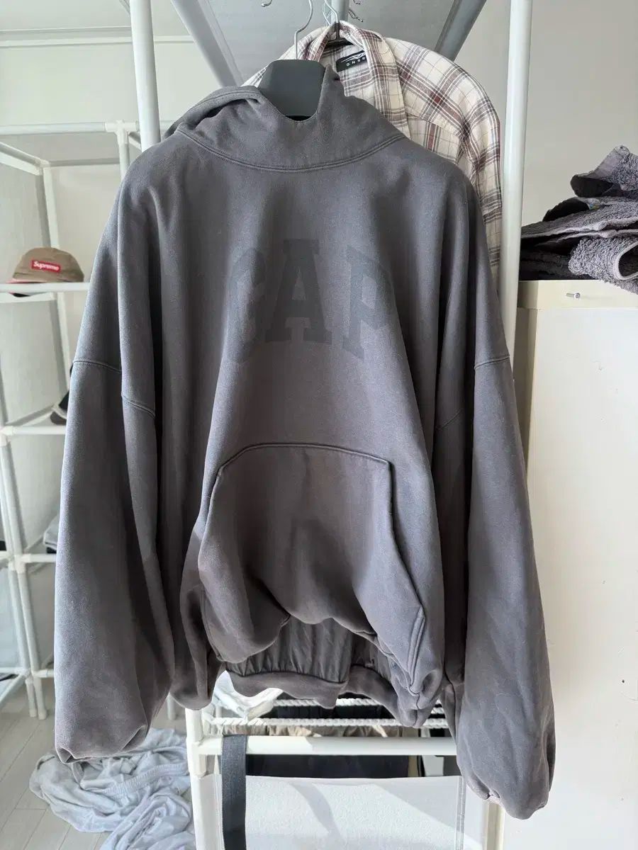 送料無料・30日間返品無料。 イージー ギャップ バレンシアガ ドーブ フーディー ダークグレー XL