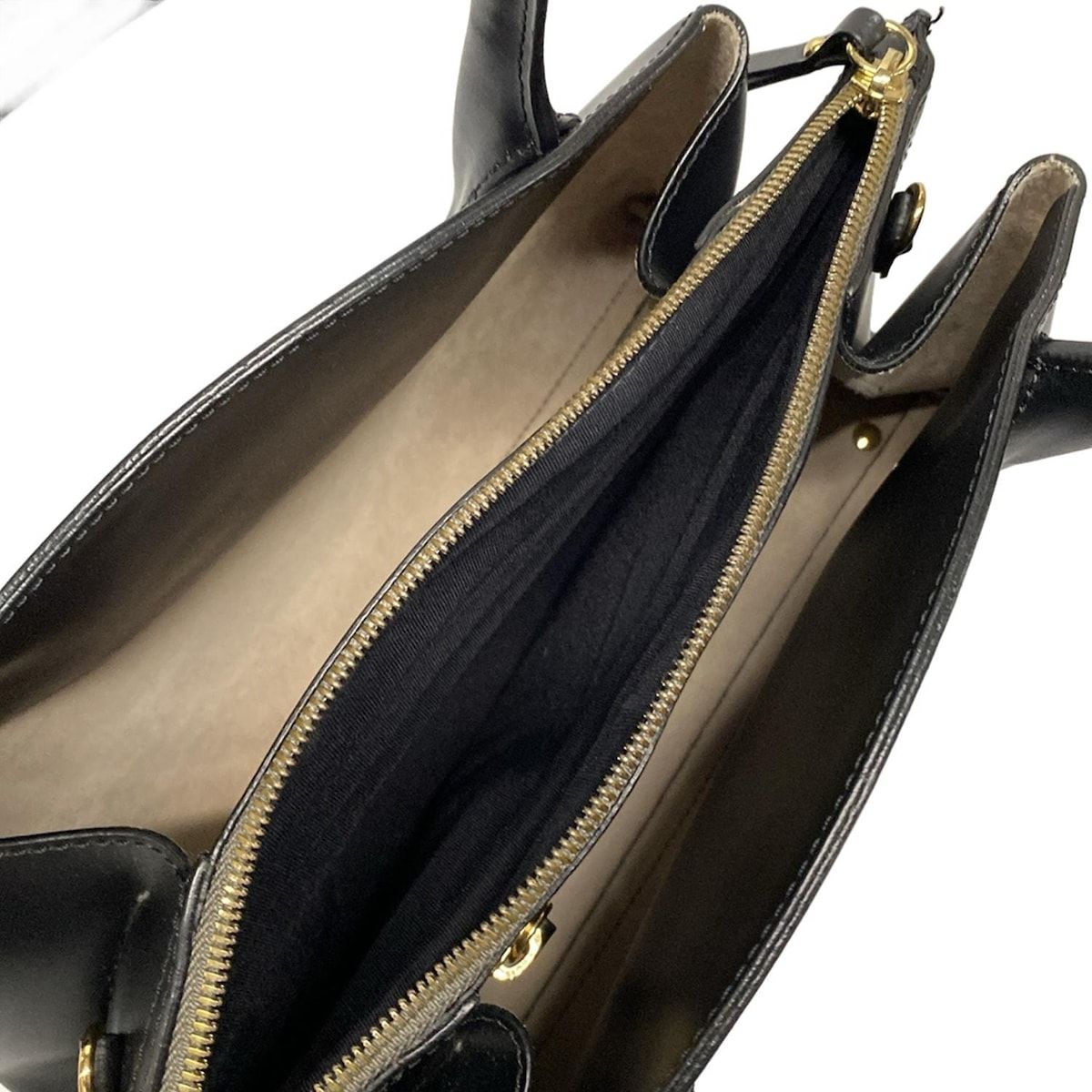 IACUCCI(イアクッチ) ハンドバッグ - 黒 レザー - メルカリ