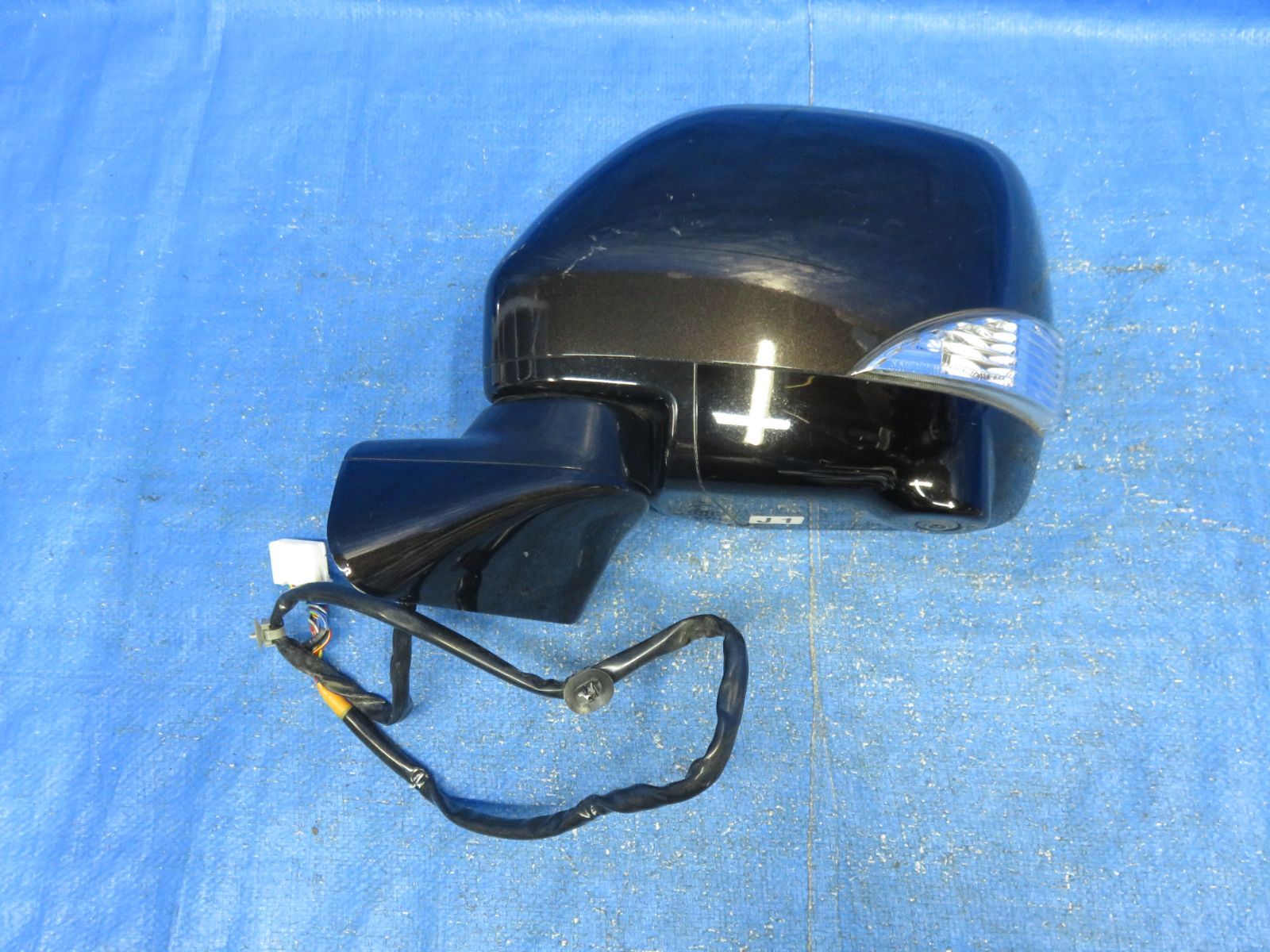 LA7328* 日産 エルグランド E52 前期 左 ドアミラー|助手席 サイドミラー カメラ付 カラーGAE |PE52 PNE52 TE52 TNE52 小傷