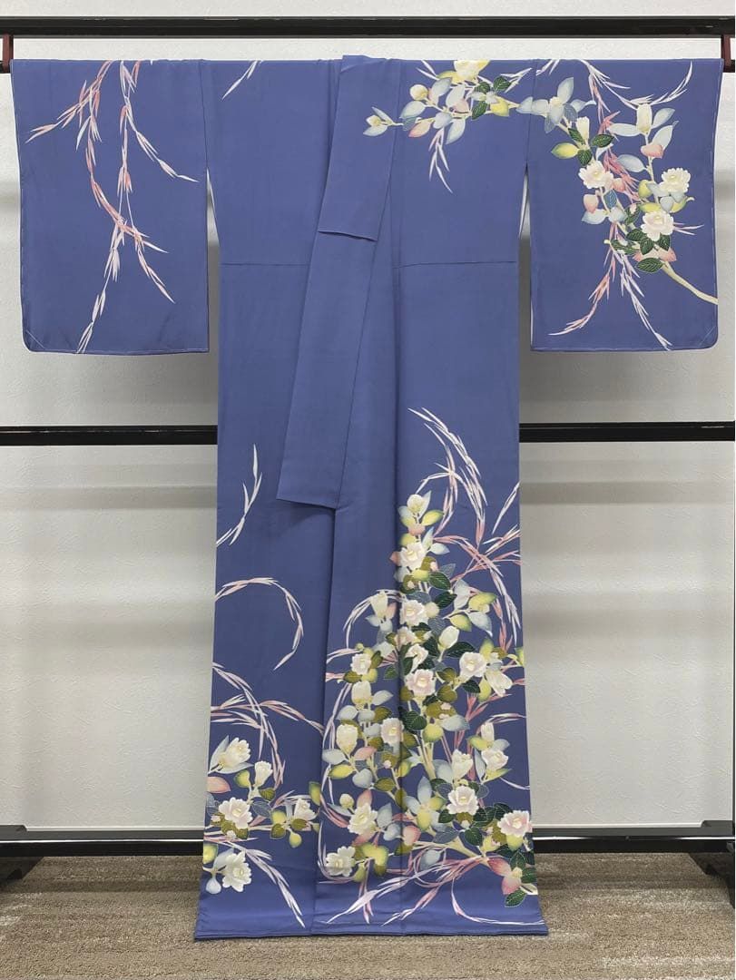 本加賀友禅 東藤岳 落款入 「椿に流し柳」 訪問着 浜ちりめん 正絹 躾糸付き 本加賀友禅 東藤岳 落款入 「椿に流し柳」 訪問着 浜ちりめん 正絹 躾