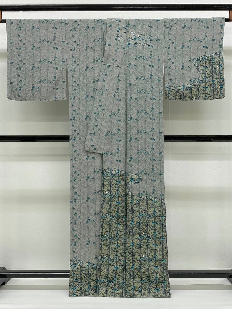 十五代宗家 城間栄順 紅型訪問着 落款入 梅 竹笹 正絹 色紙付き - メルカリ