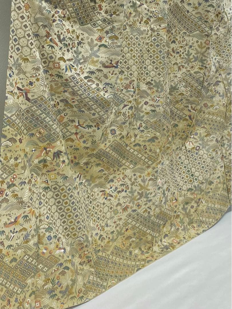 重要無形文化財指定 本場結城紬 総刺繍 七宝繋ぎ 宝尽くし 鶴 正絹 躾