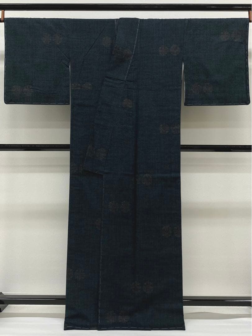 重要無形文化財指定 本場結城紬 80亀甲 奥順謹製 正絹 躾糸付き - メルカリ