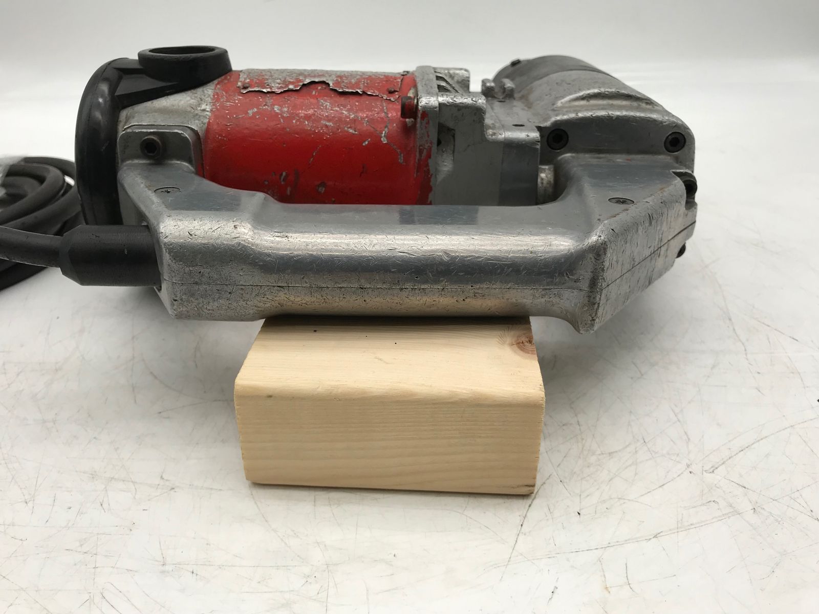 100Vシャーレンチ